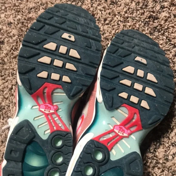 Nike TN Air Max Plus Women's Pink and White Sneakers Size 6.5 | EUC - Picture 9 of 12